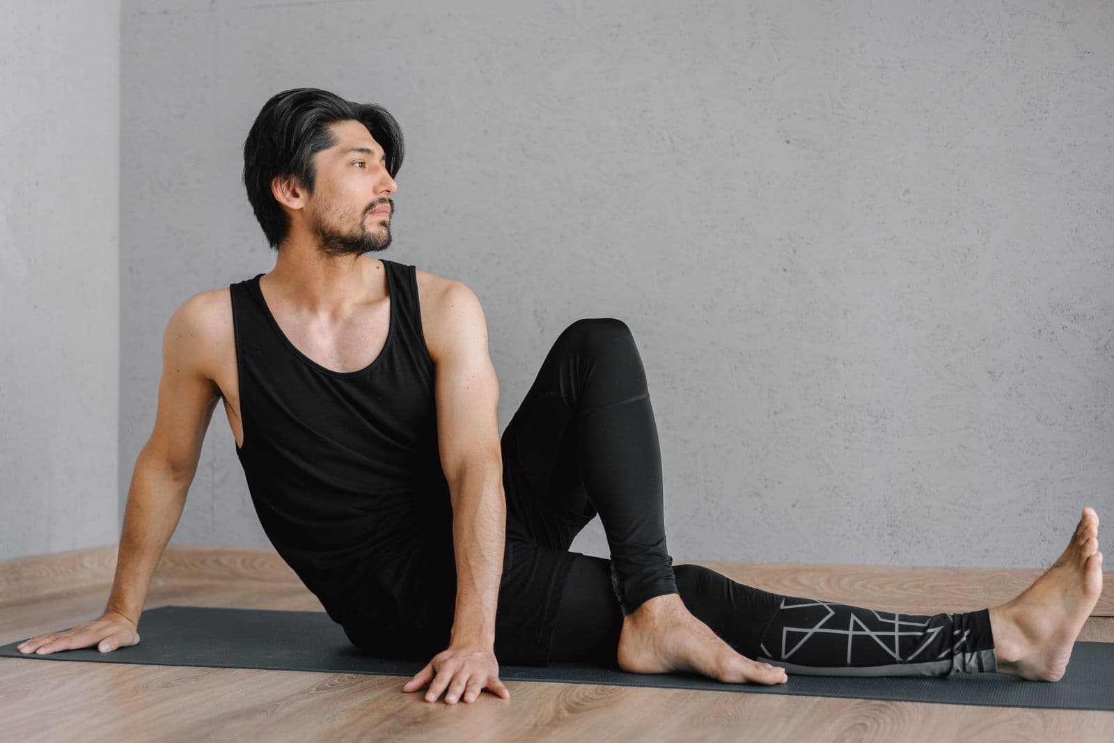 Yoga gegen Nacken- und Schulterverspannungen: Übungen für mehr Leichtigkeit